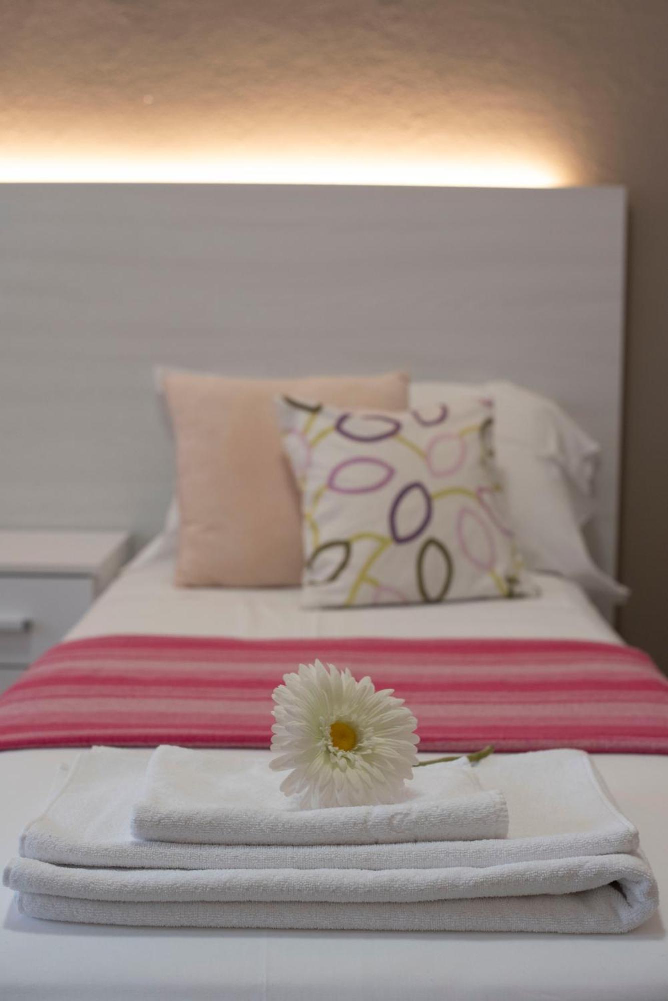 Bed Da Anna 호텔 페스키에라델가르다 객실 사진